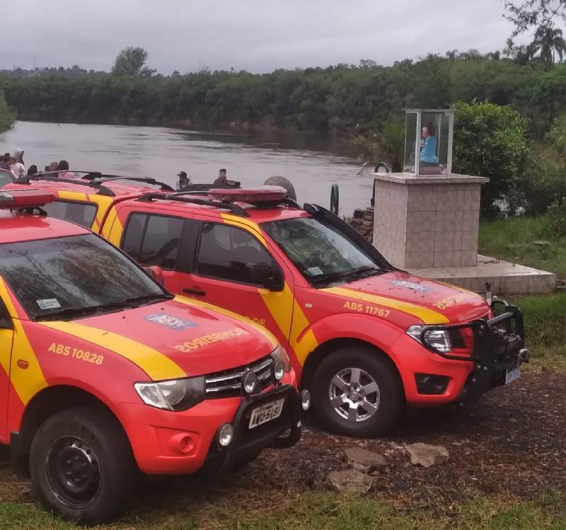 Bombeiros Continuam Buscas Por Criança Que Se Afogou No Rio Iguaçu Corpo De Outro Jovem Foi 1742