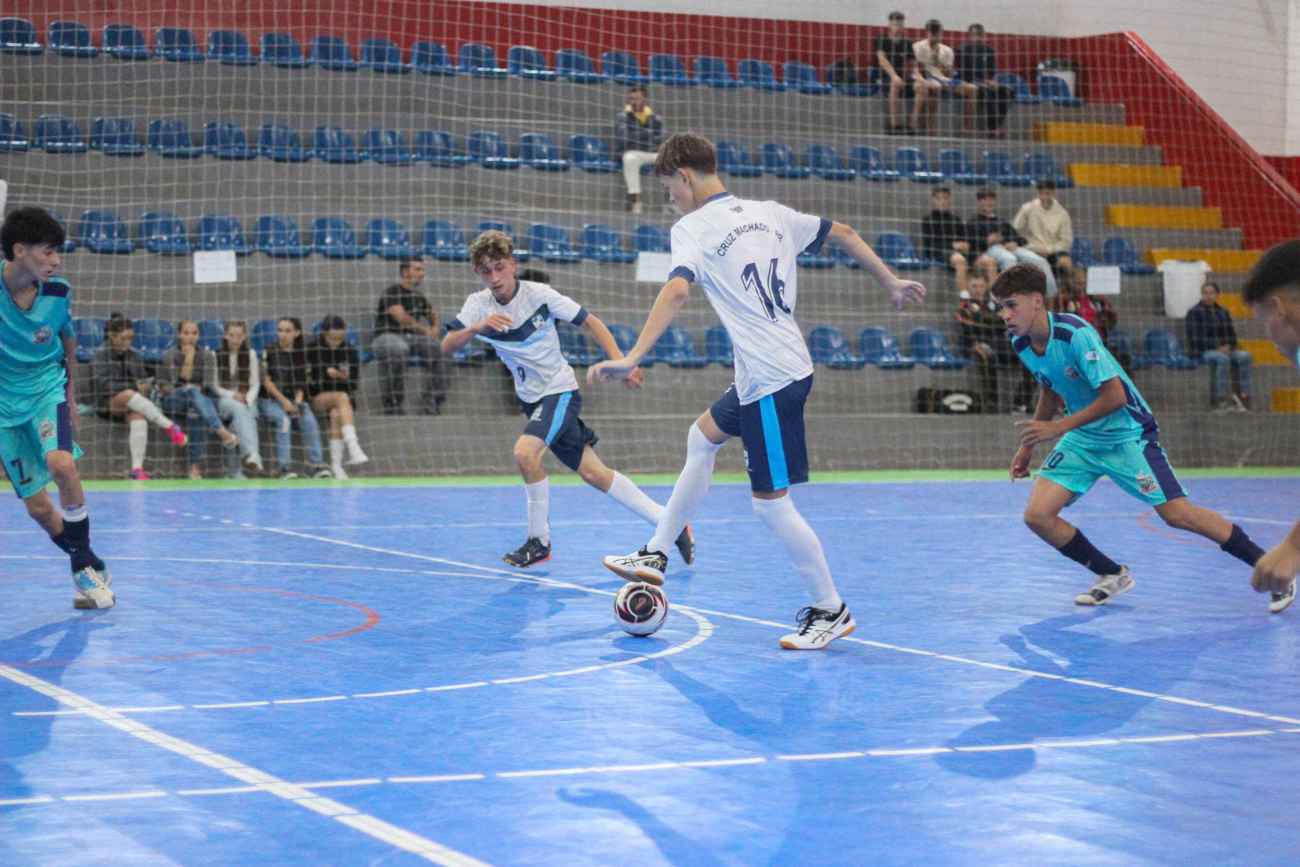 Atletas de 32 municípios estão em Irati para a macrorregional dos Jogos da Juventude