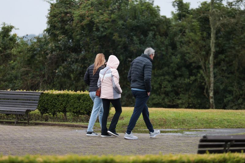 Após geada e temperaturas negativas, frio segue predominante no Paraná