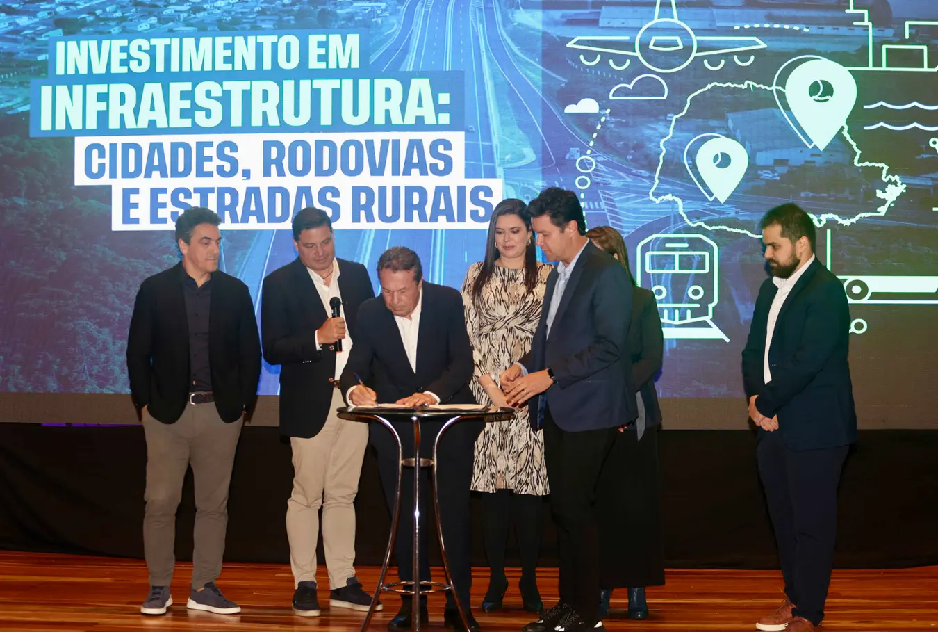 Governo começa a elaborar Plano de Logística e anuncia R$ 580 milhões para região de Ponta Grossa