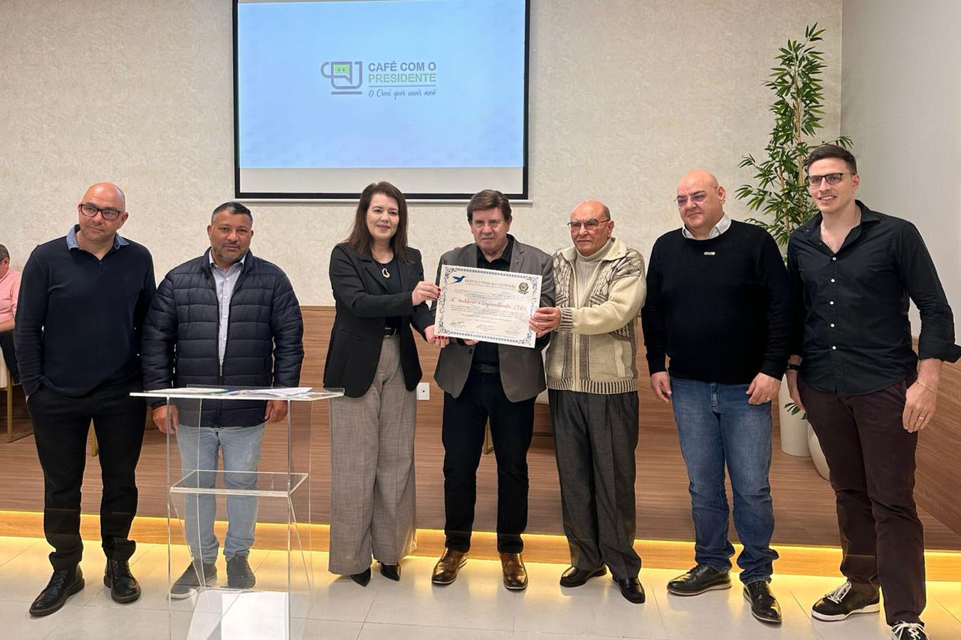 O Conselho Regional de Corretores de Imóveis do Paraná (Creci-PR), da 6ª Região,promoveu no dia 24 de setembro, o projeto Café com o Presidente em Irati
