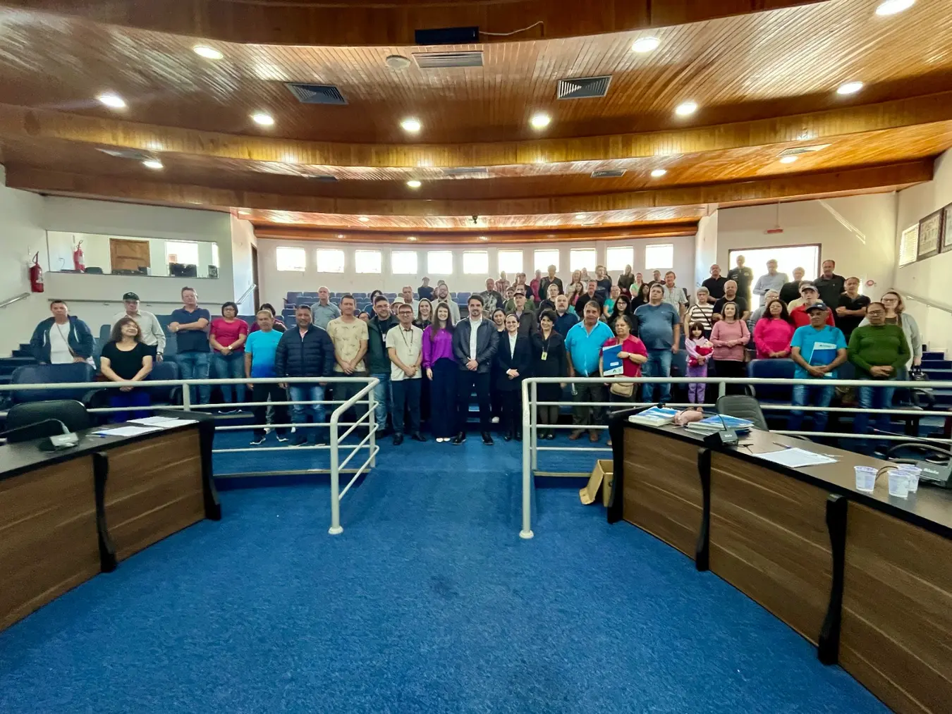 Prefeitura e Cohapar entregam 28 escrituras a famílias de Irati 