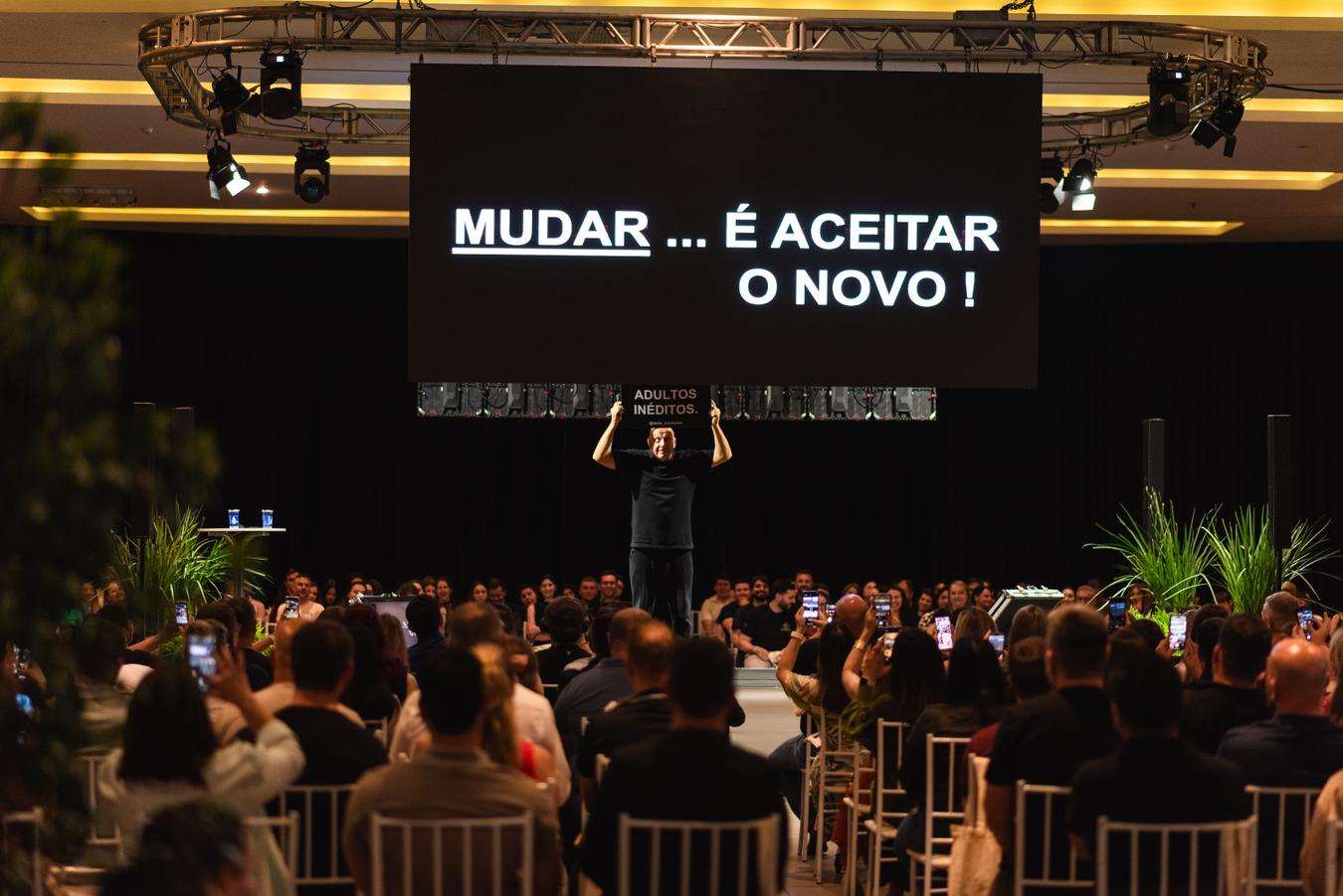 1º dia do Congresso Empresarial da Aciai reuniu cerca de 400 pessoas em Irati