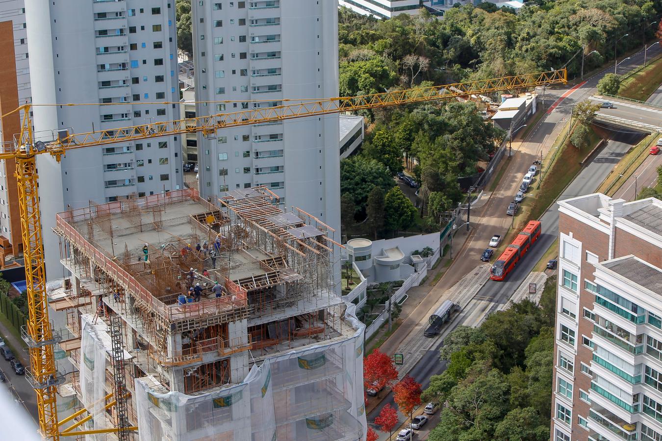 Da indústria ao comércio: Agências do Trabalhador do Paraná reúnem 23,4 mil vagas