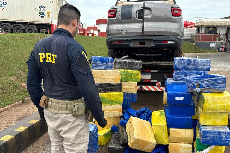 PRF apreende 1 tonelada de maconha em Tuneiras do Oeste (PR)