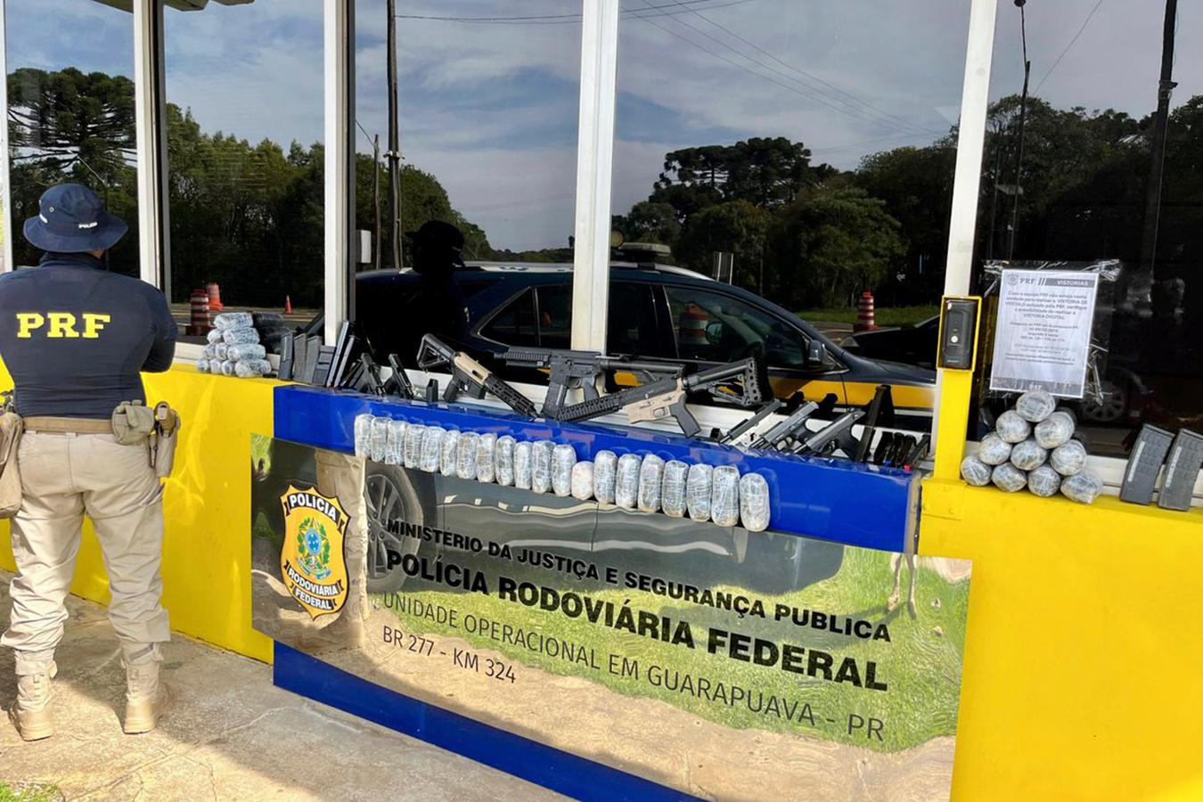 PRF apreende três fuzis e cinco pistolas na BR-277, em Guarapuava (PR)