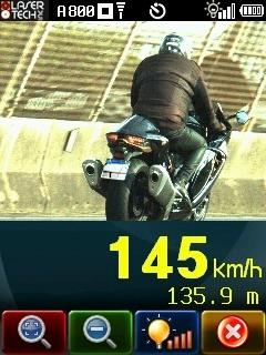 PRF flagra motociclista a 237 km/h no Paraná