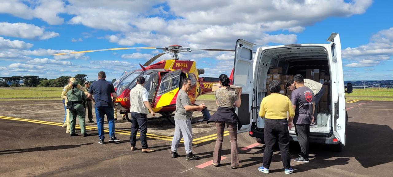 Com apoio aéreo, Estado leva milhares de insumos hospitalares para região de Rio Bonito do Iguaçu