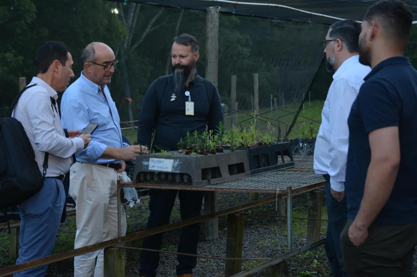 Comitiva portuguesa visita Unicentro e avança em acordo de dupla diplomação