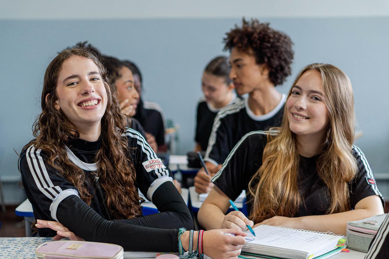 Enem 2025: 195 mil estudantes do Paraná realizam a prova neste domingo