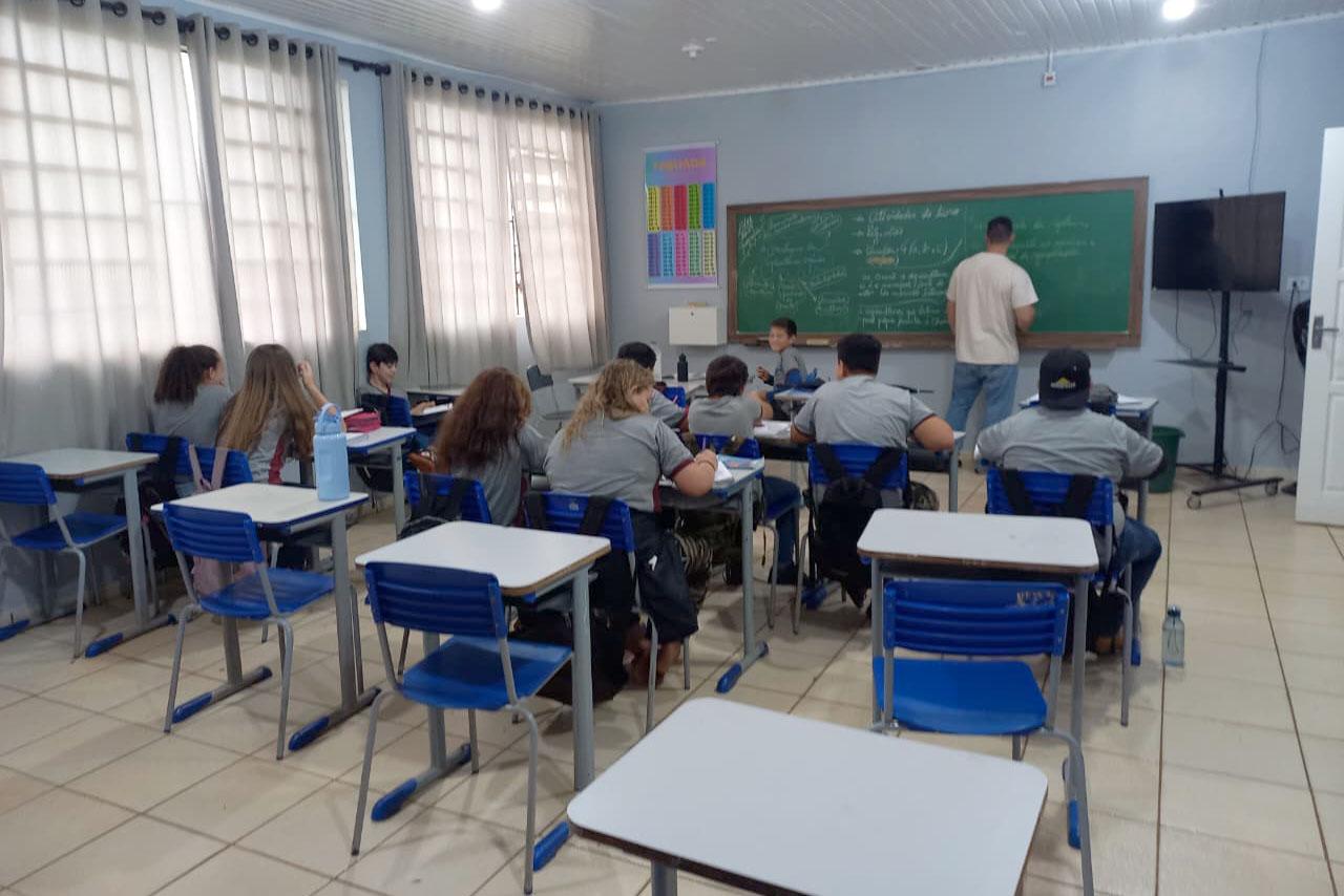 Escolas estaduais e municipais da área rural de Rio Bonito do Iguaçu retomam aulas na segunda