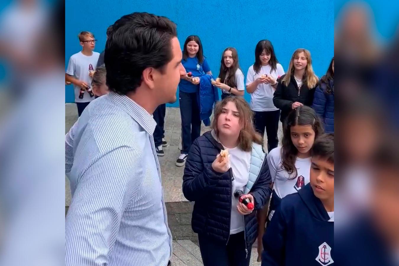 Prefeito Emiliano anuncia que Ana Castela fará show em Irati em 2026