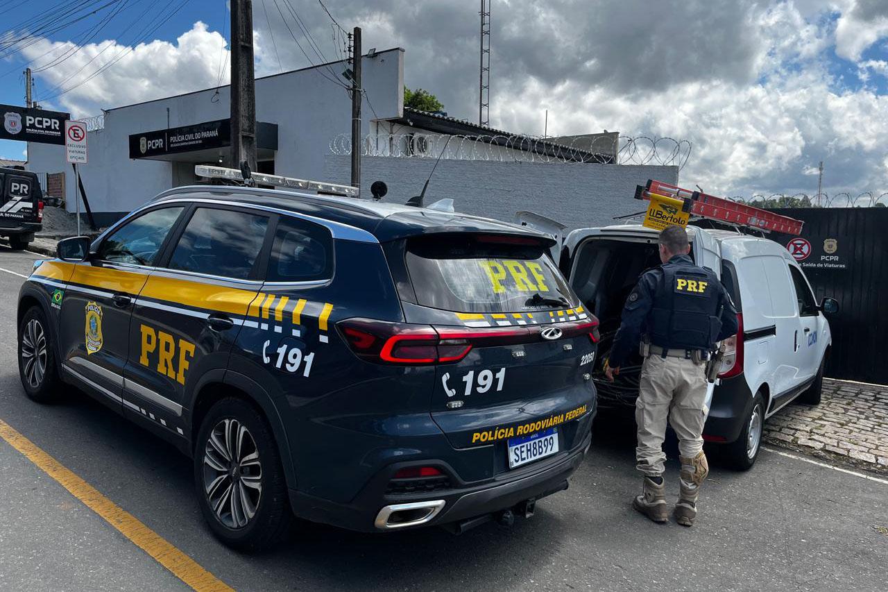 PRF flagra furto de cabos de telefonia e detém dupla em Campina Grande do Sul (PR)