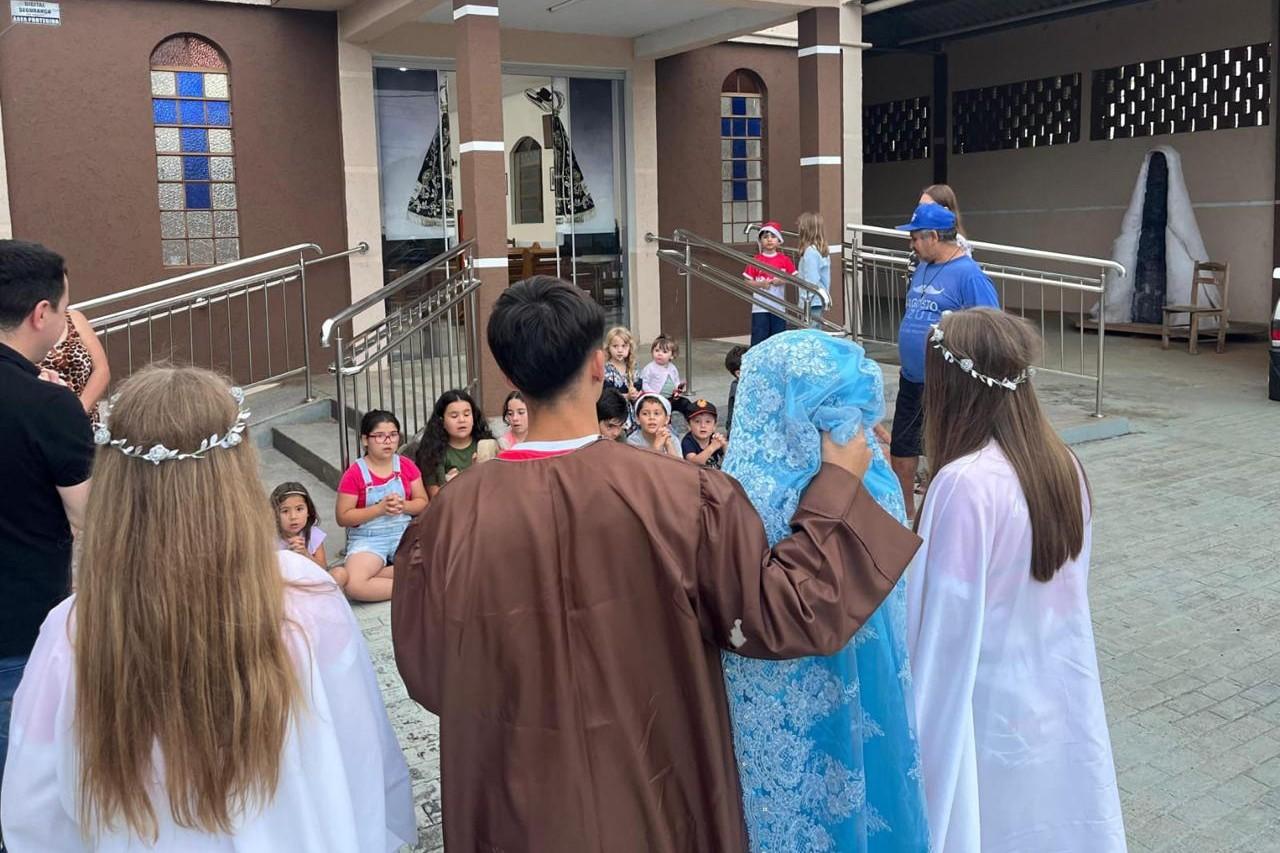 A solidariedade que mobiliza grupos para garantir o sorriso das crianças