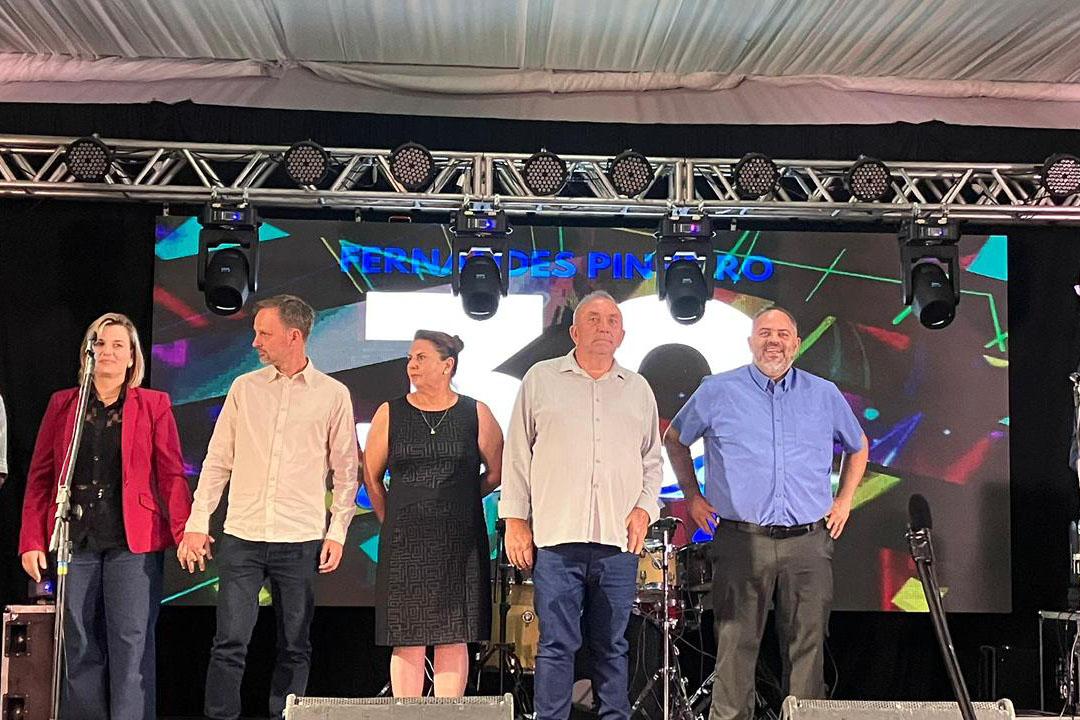 Artagão Júnior participa da abertura das comemorações dos 30 anos de Fernandes Pinheiro e destaca mais de R$ 41 milhões em investimentos