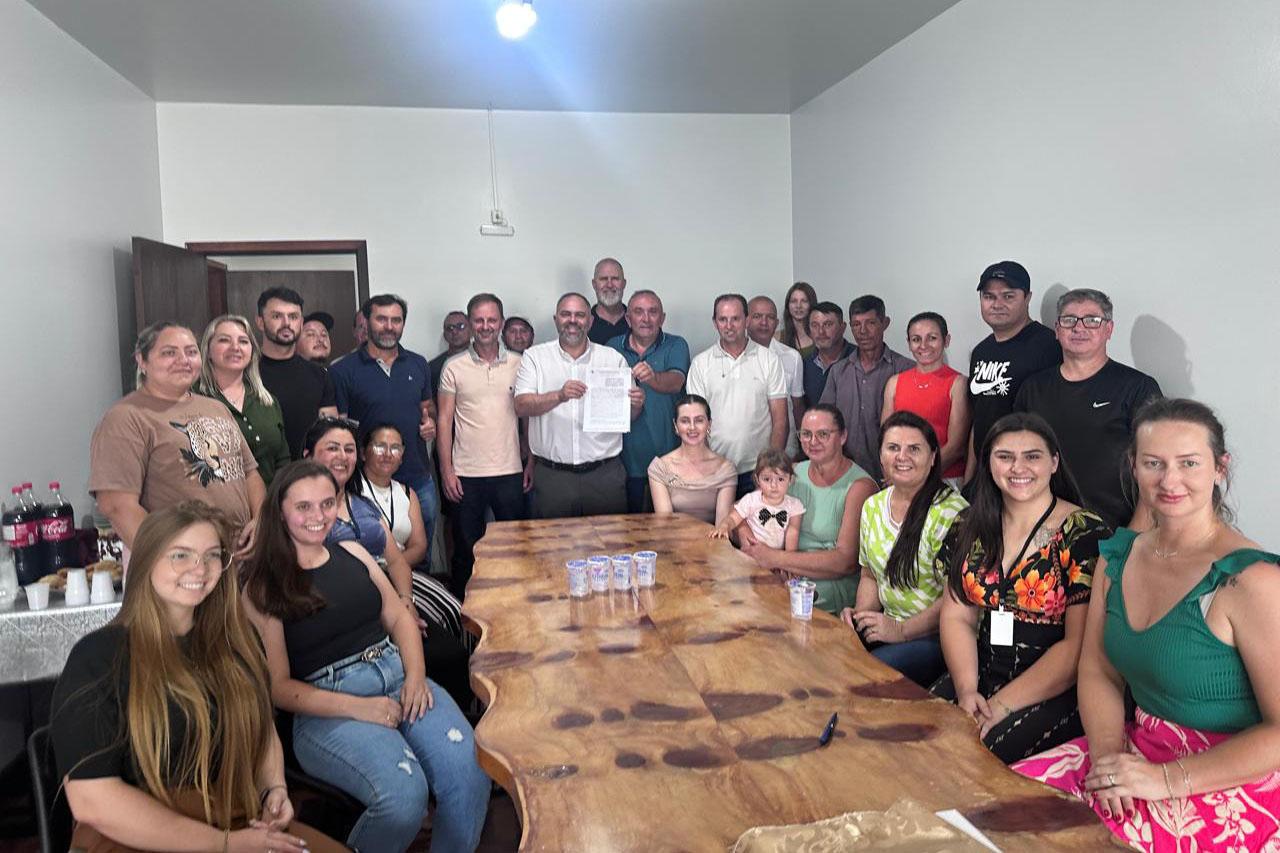 Fernandes Pinheiro comemora 30 anos com a assinatura de convênio de R$ 8 milhões