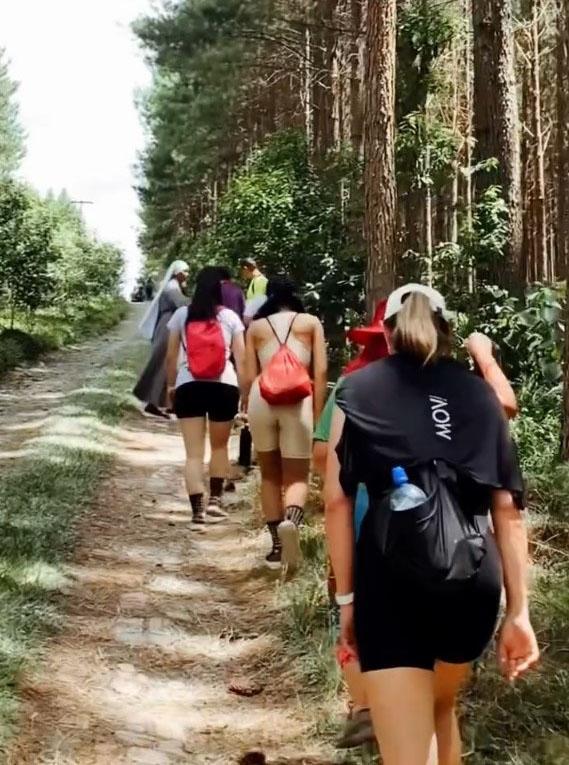 Festa do Pêssego de Irati atrai grande público com shows, caminhada e anúncio de obras