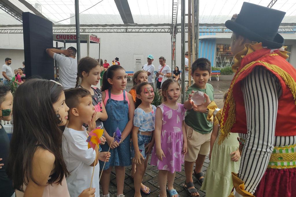 Natal Mágico da Aciai convida crianças para tarde de festa e diversão