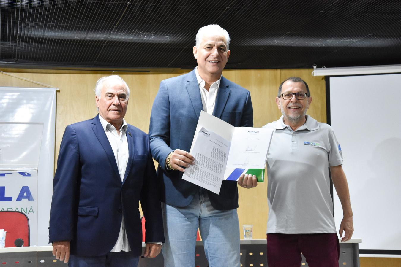 Paraná lança programa para incentivar transportadores a usar combustíveis renováveis