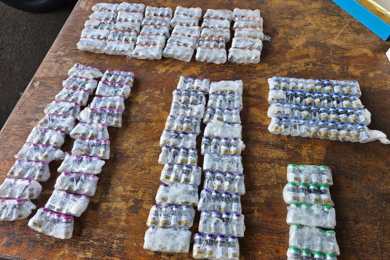 PRF apreende 340 ampolas de medicamentos de emagrecimento contrabandeados na BR-369, em Londrina (PR)