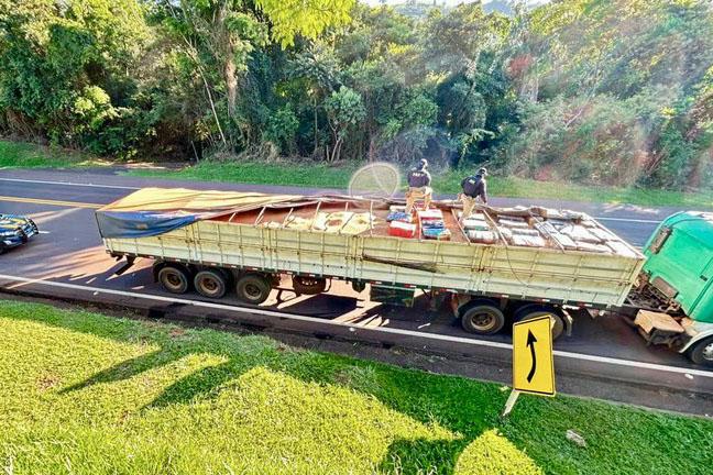 PRF apreende mais de 1,1 tonelada de maconha na BR-277 em Laranjeiras do Sul (PR)