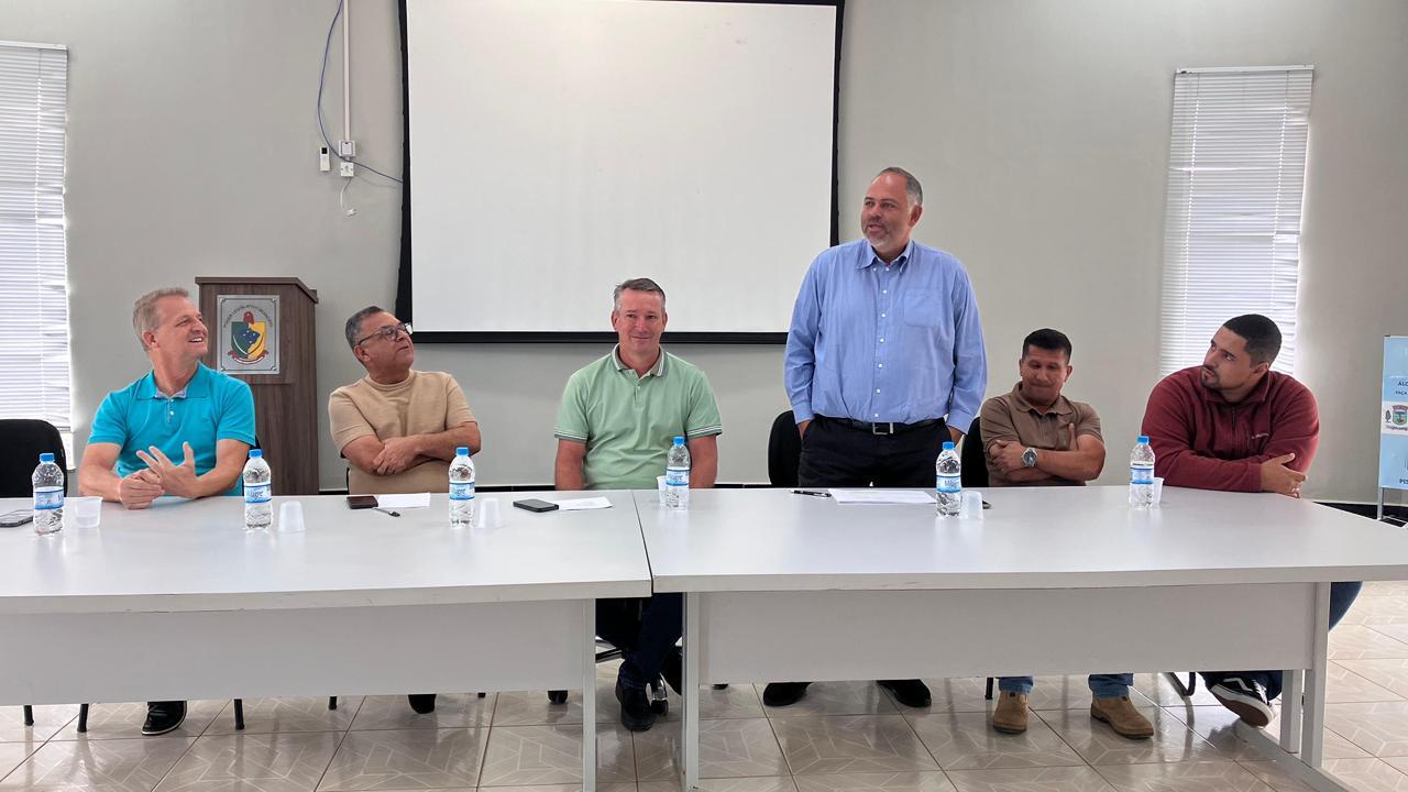 Artagão Júnior participa de reunião em Inácio Martins e destaca investimentos para o município