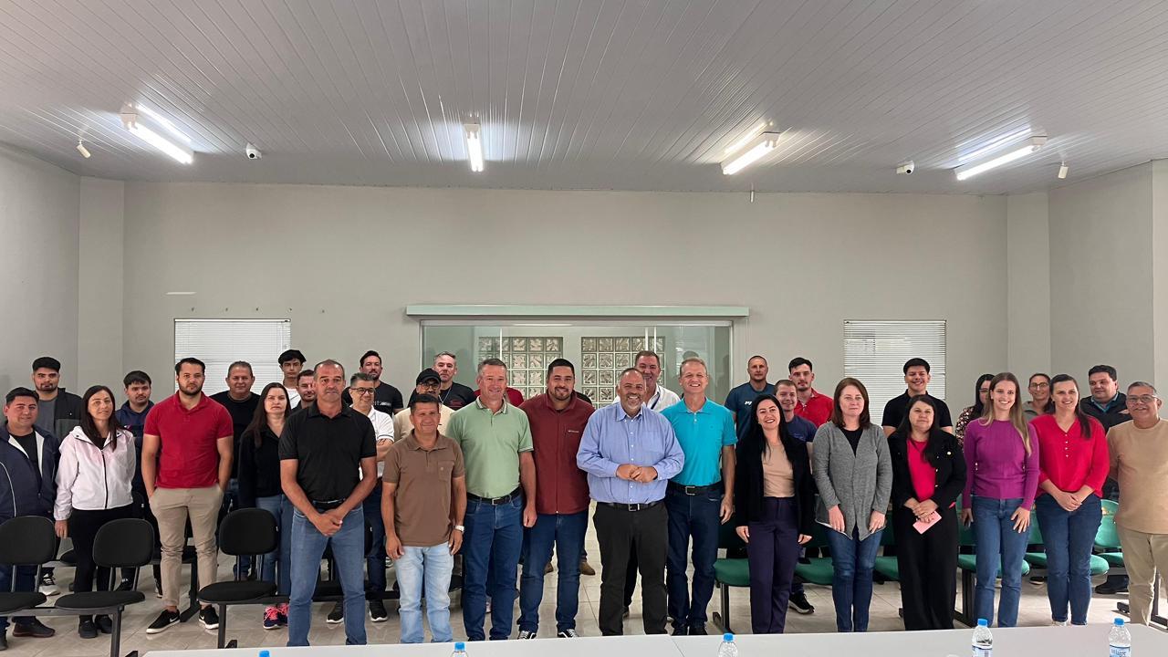 Artagão Júnior participa de reunião em Inácio Martins e destaca investimentos para o município