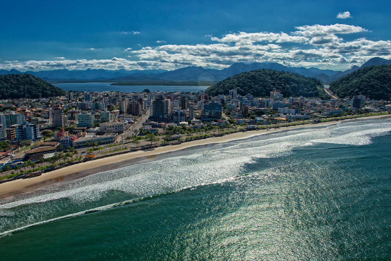 Com incremento de 246%, Litoral recebeu R$ 1,6 bilhão em investimentos em 2025