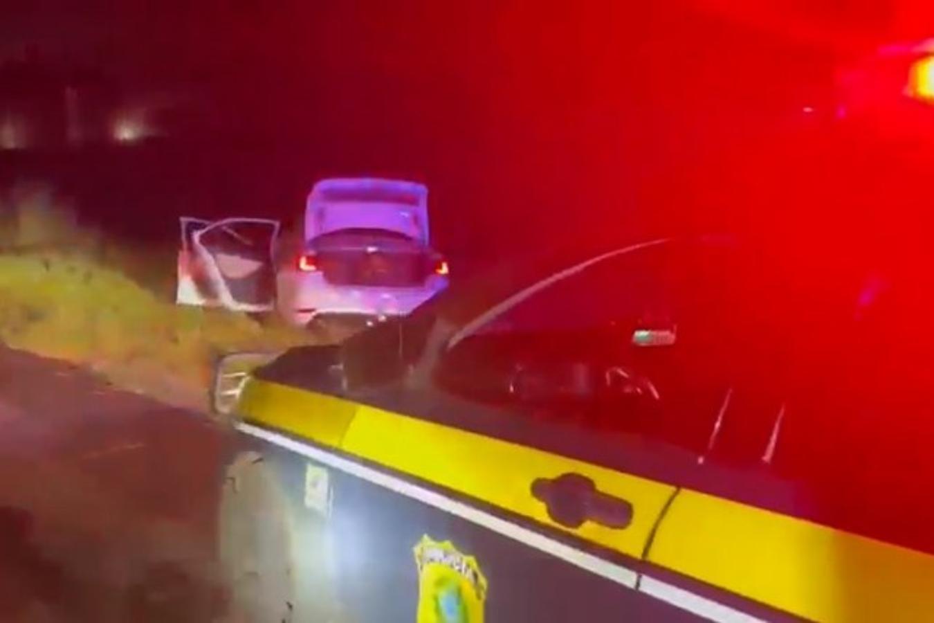 PRF apreende quase meia tonelada de droga após fuga em Floresta (PR)