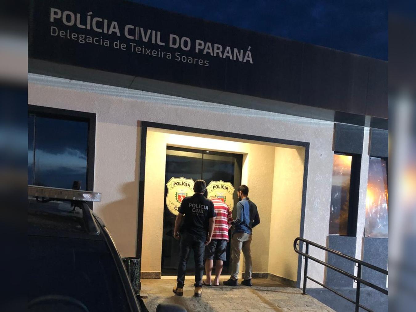 A Polícia Civil cumpre mandado de prisão contra suspeito de praticar importunação sexual contra adolescentes