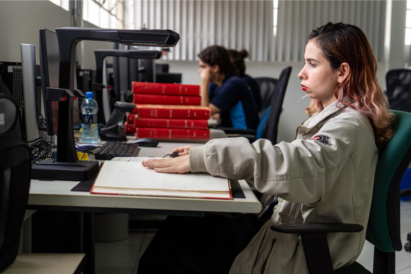 Educação começa processo pioneiro de digitalização de 50 milhões de páginas de acervo