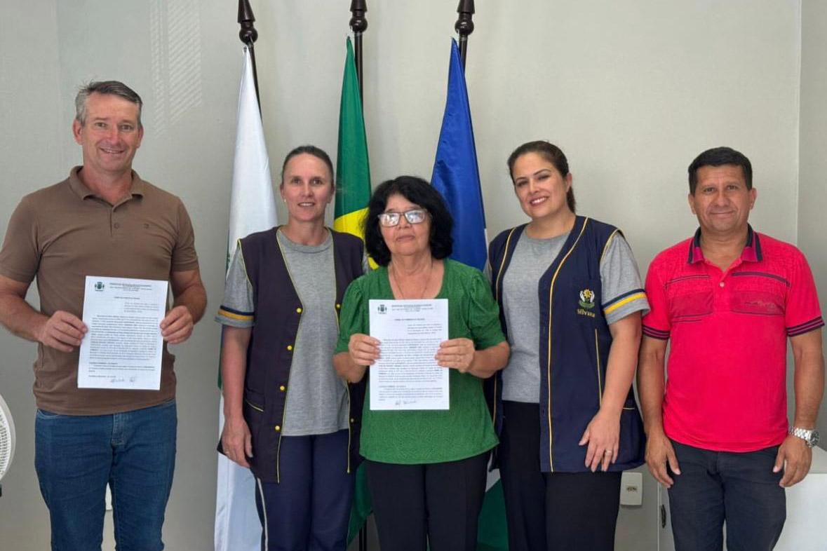 Prefeito Dimas Vier assina convênios para fortalecimento da educação em Inácio Martins