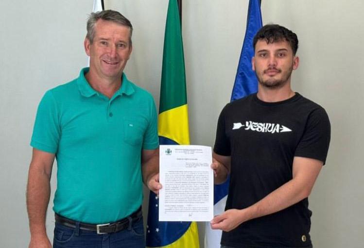 Prefeito Dimas Vier assina convênios para fortalecimento da educação em Inácio Martins