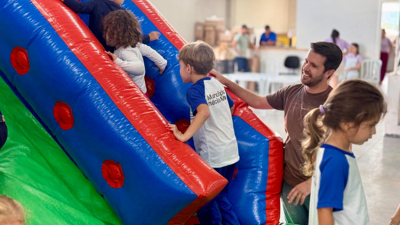 Inácio Martins celebra Páscoa com evento para 1,2 mil alunos da rede municipal e APAE