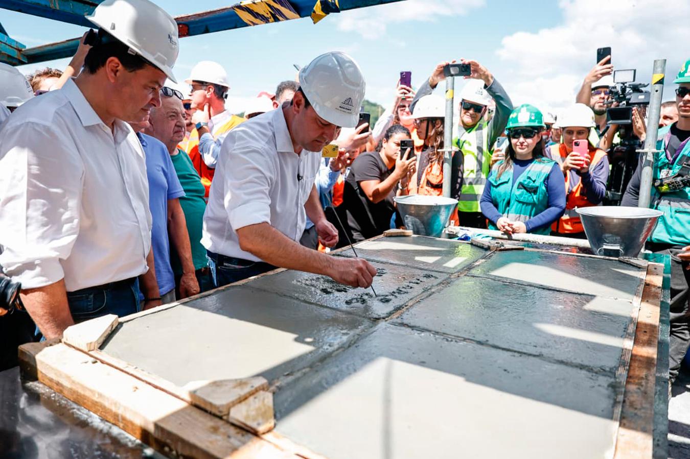 Ponte de Guaratuba tem mais de 1.240 metros de extensão e será inaugurada no dia 1º de maio