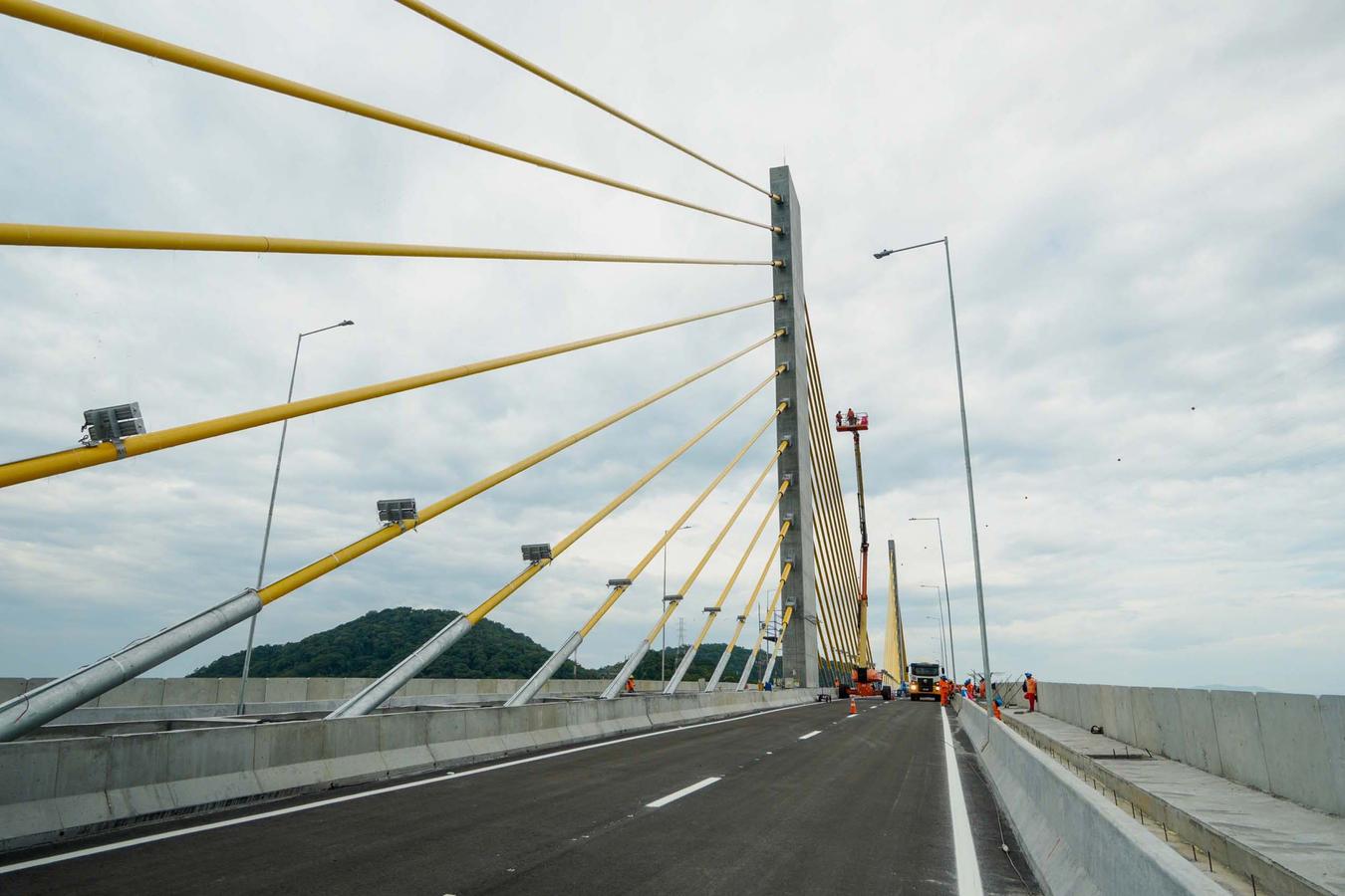 Ponte de Guaratuba tem mais de 1.240 metros de extensão e será inaugurada no dia 1º de maio