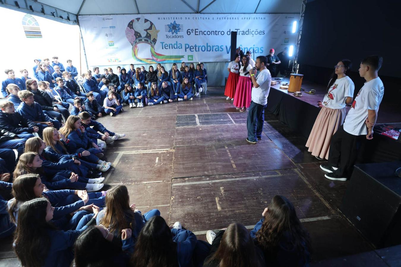6º Encontro de Tradições reúne expressivo público em Prudentópolis