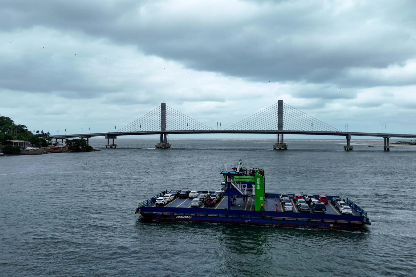 Ponte de Guaratuba aposenta ferry boat após mais de 60 anos de travessias