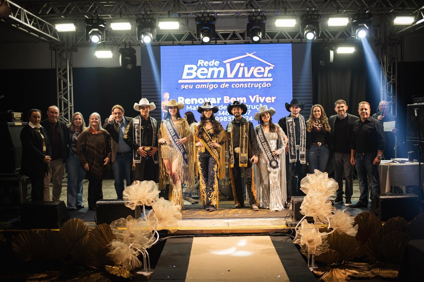 Teixeira Soares elegeu o Rei e Rainha da 10ª Expotexas no último dia 09