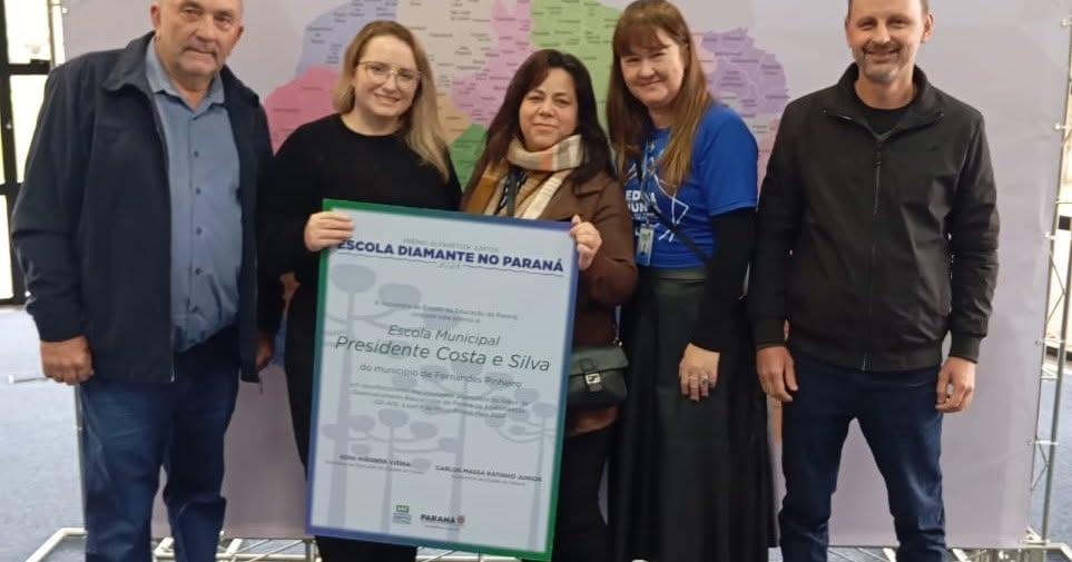 26 escolas da região Centro Sul receberam o Prêmio Alfabetiza Juntos 2 26 escolas da região Centro Sul receberam o Prêmio Alfabetiza Juntos