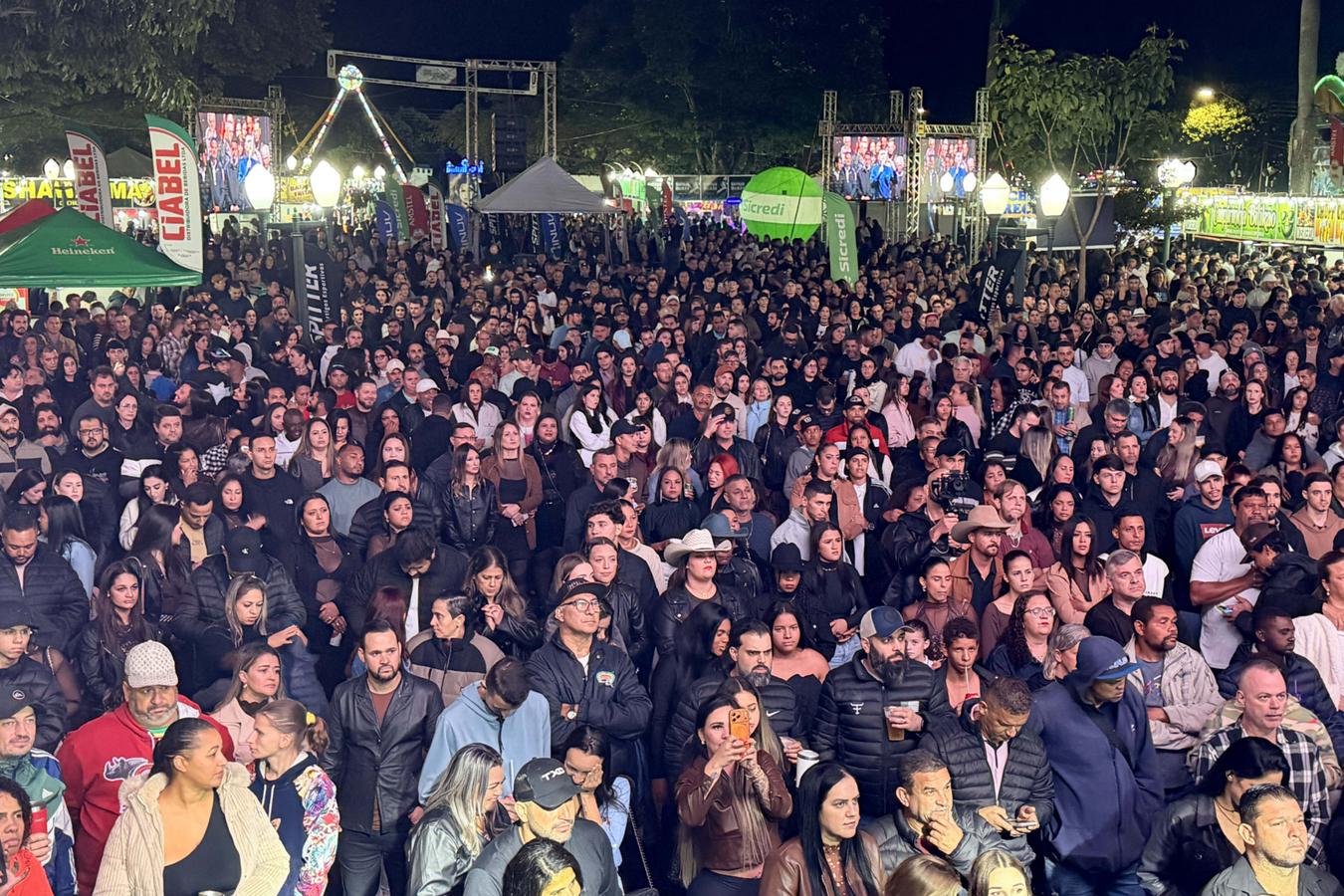 Ratinho Junior participa da abertura da 35ª Festa das Nações em Floraí