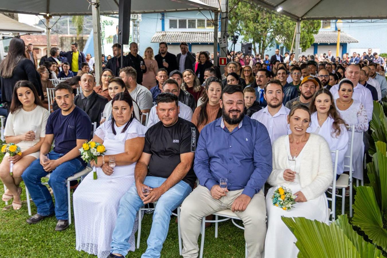 Casamento Comunitário oficializou a união de mais de 100 casais em Irati 2 Casamento Comunitário oficializou a união de mais de 100 casais em Irati
