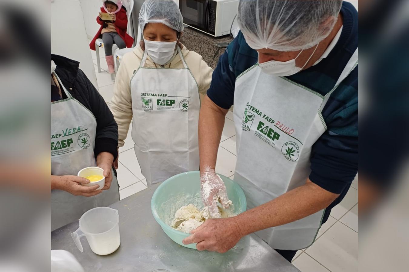 Curso de panificação capacita participantes e incentiva geração de renda em Irati