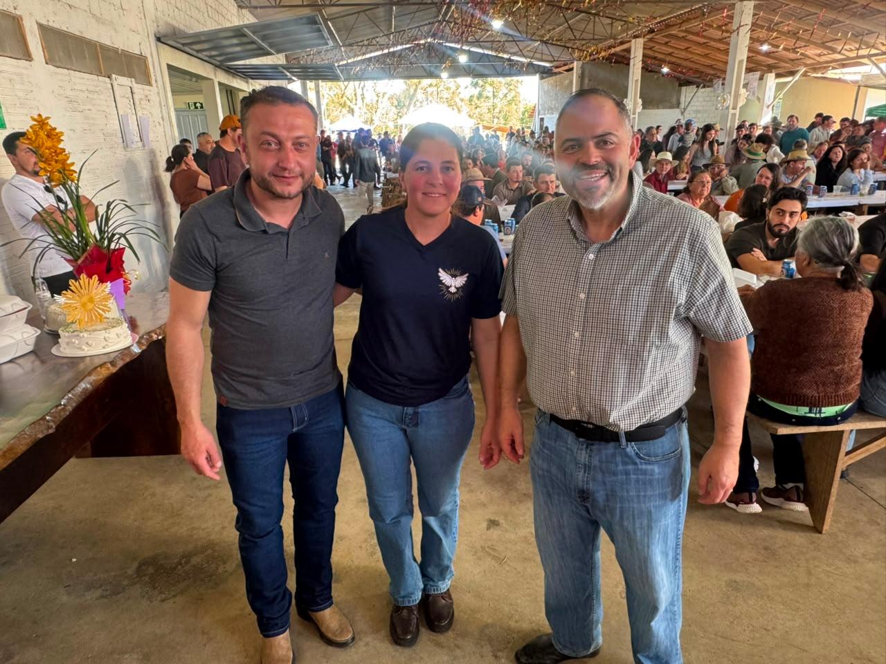 Deputado Artagão Júnior prestigia Festa da Comunidade Porto Soares, em Rio Azul 1 Deputado Artagão Júnior prestigia Festa da Comunidade Porto Soares, em Rio Azul