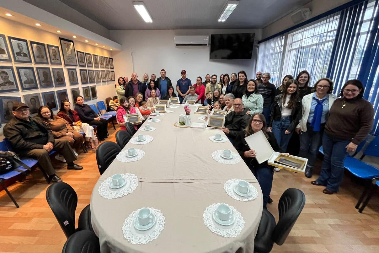 Prefeitura de Irati homenageia servidores aposentados