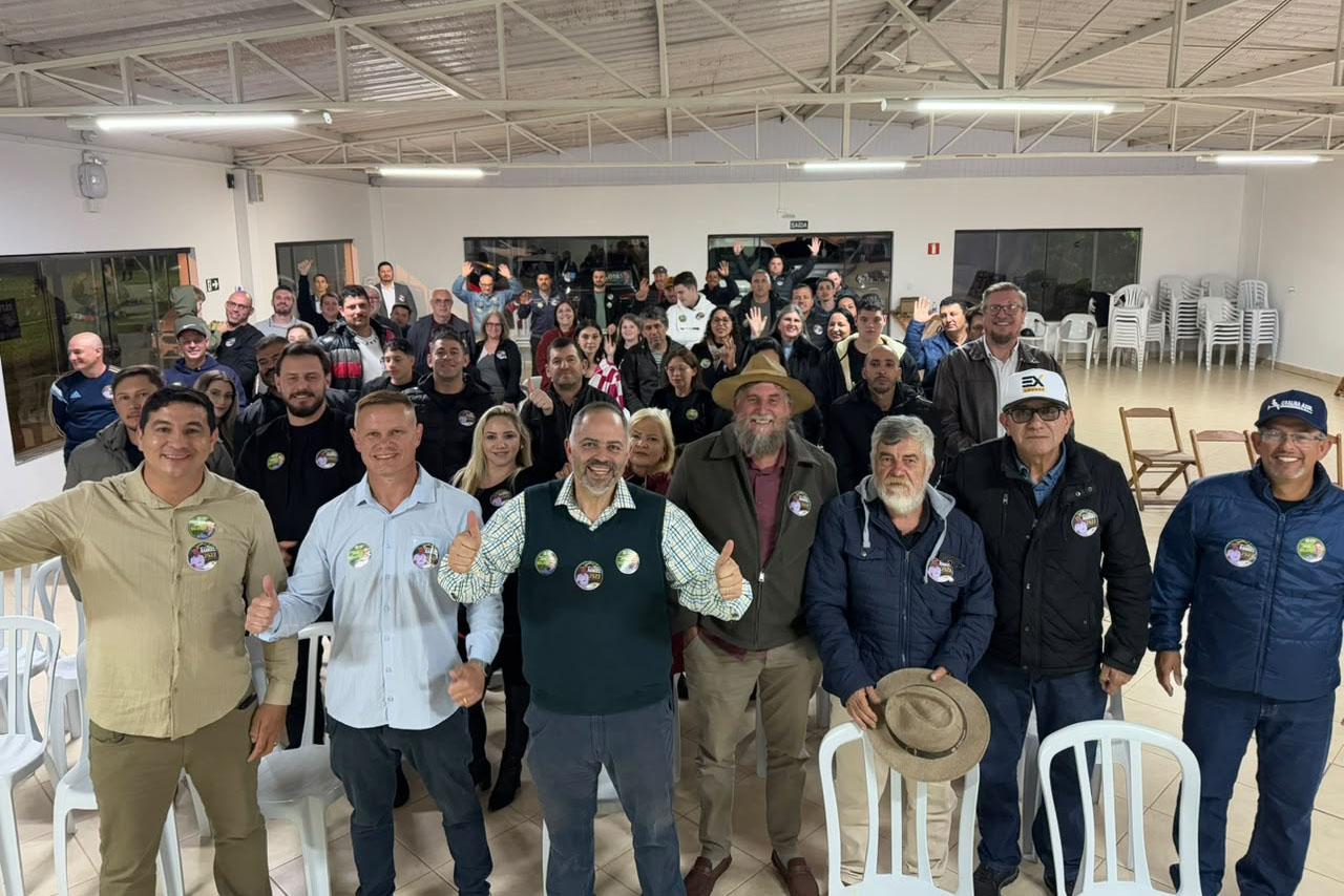 Artagão Júnior cumpre agenda de campanha em Guarapuava com caminhada e reunião com lideranças
