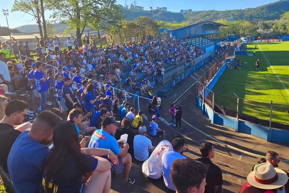 Por que o Iraty não pôde jogar no Estádio Emílio Gomes no dia 23 e como está a situação?