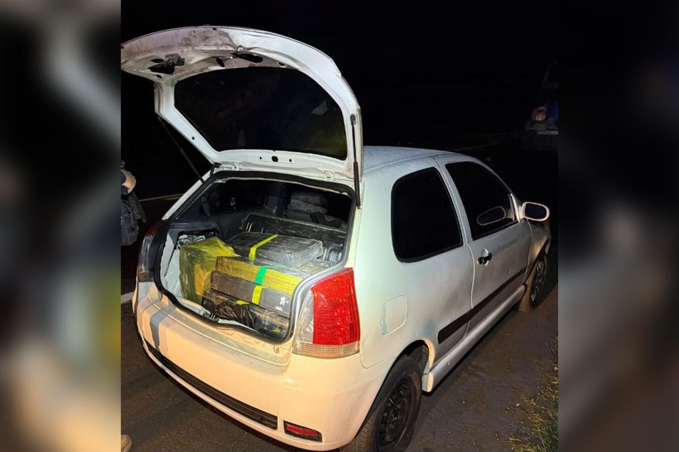 PRF apreende quase 300 kg de maconha e recupera veículo com placas adulteradas em Guarapuava