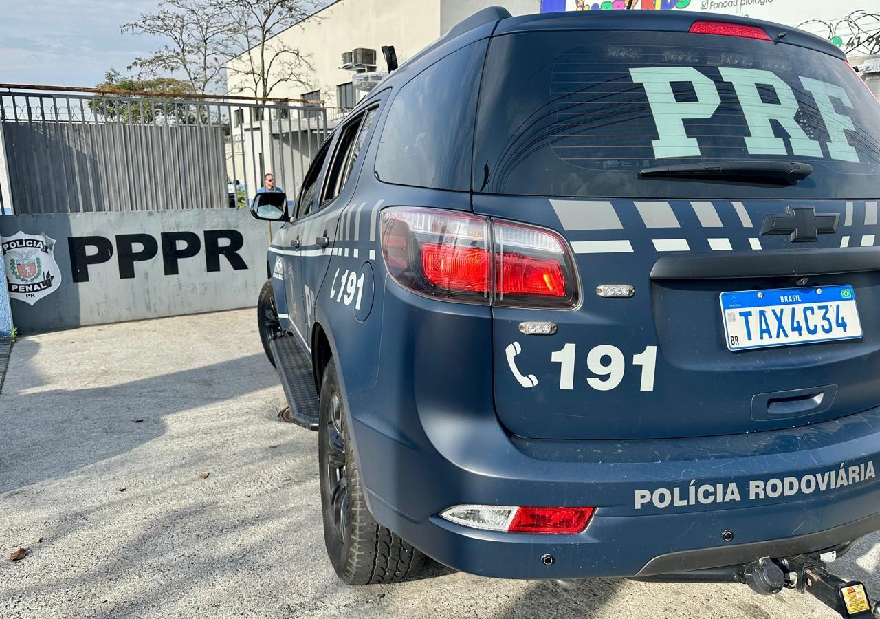 PRF cumpre mandado de prisão por estupro de vulnerável durante fiscalização na BR-116, em Colombo