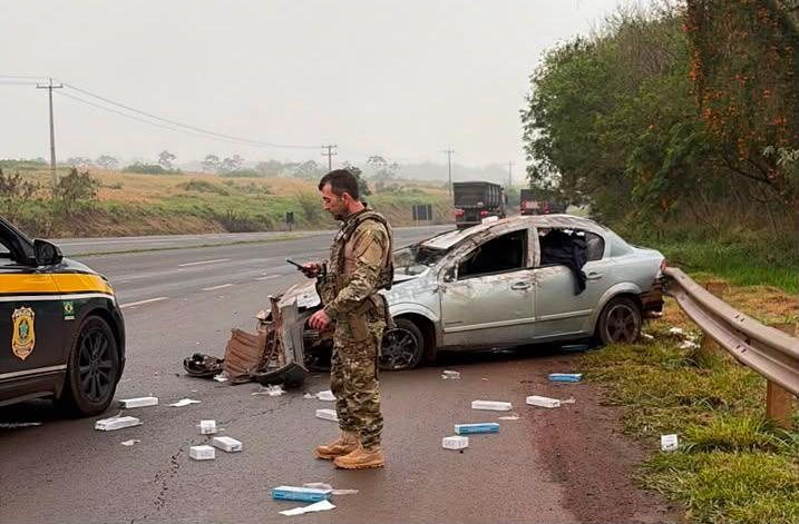 PRF prende motorista e apreende 5 mil maços de cigarros contrabandeados na BR-163, em Toledo